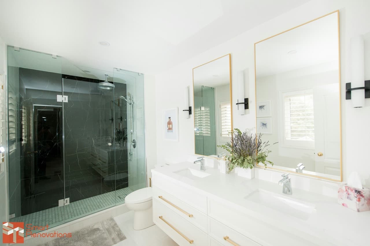 Bath Mirror — Exquisite Custom Glass portfolio photo